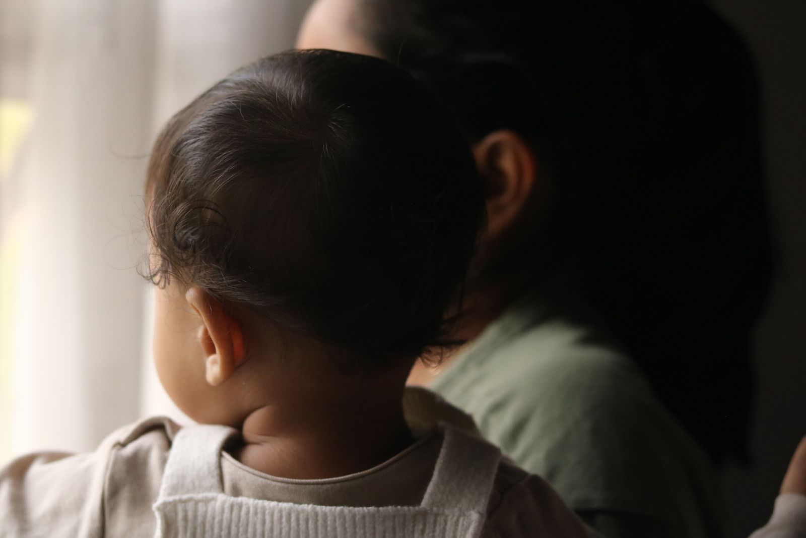 Silent Reflux Baby Symptoms: 9 Signs It's Not Just Gas